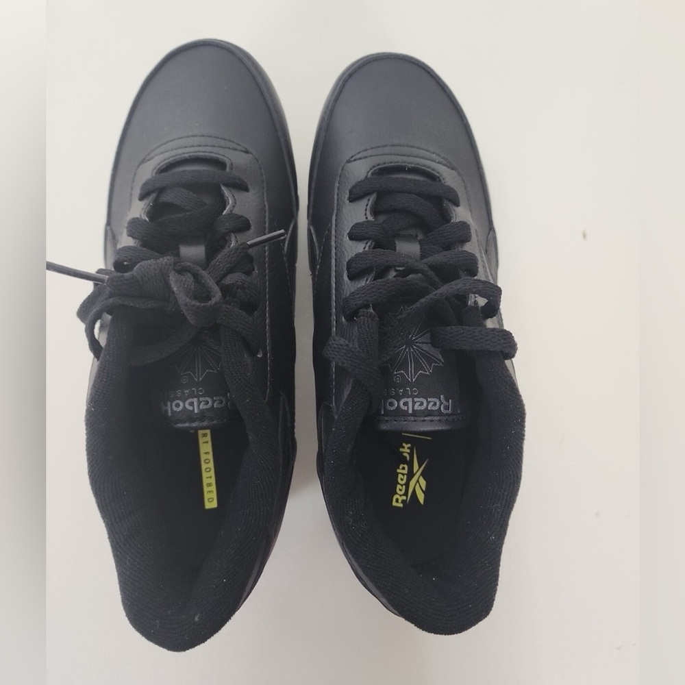 Reebok Women's Classic Renaissance Sneaker Size 8 Wide D Black - Picture 5 of 9